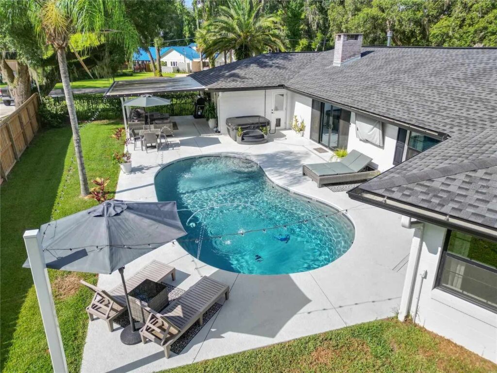 Pool and backyard at 1237 SE 18th Avenue in Ocala