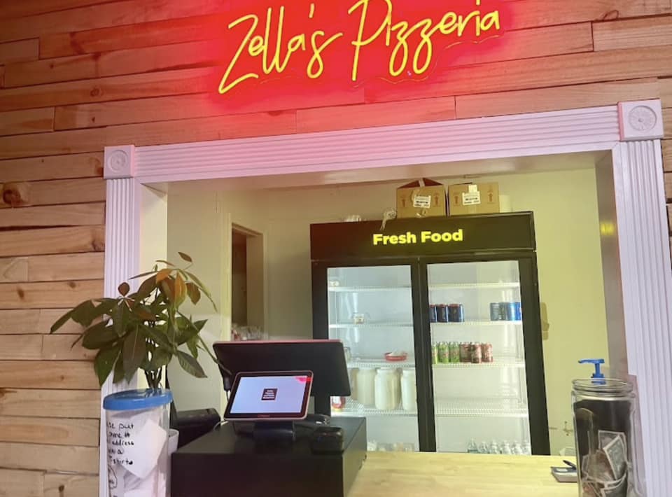 Zella's Pizzeria in Ocala